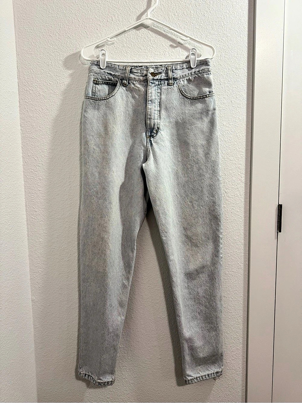 Guess Jeans Straight Leg in Gray Waist 32